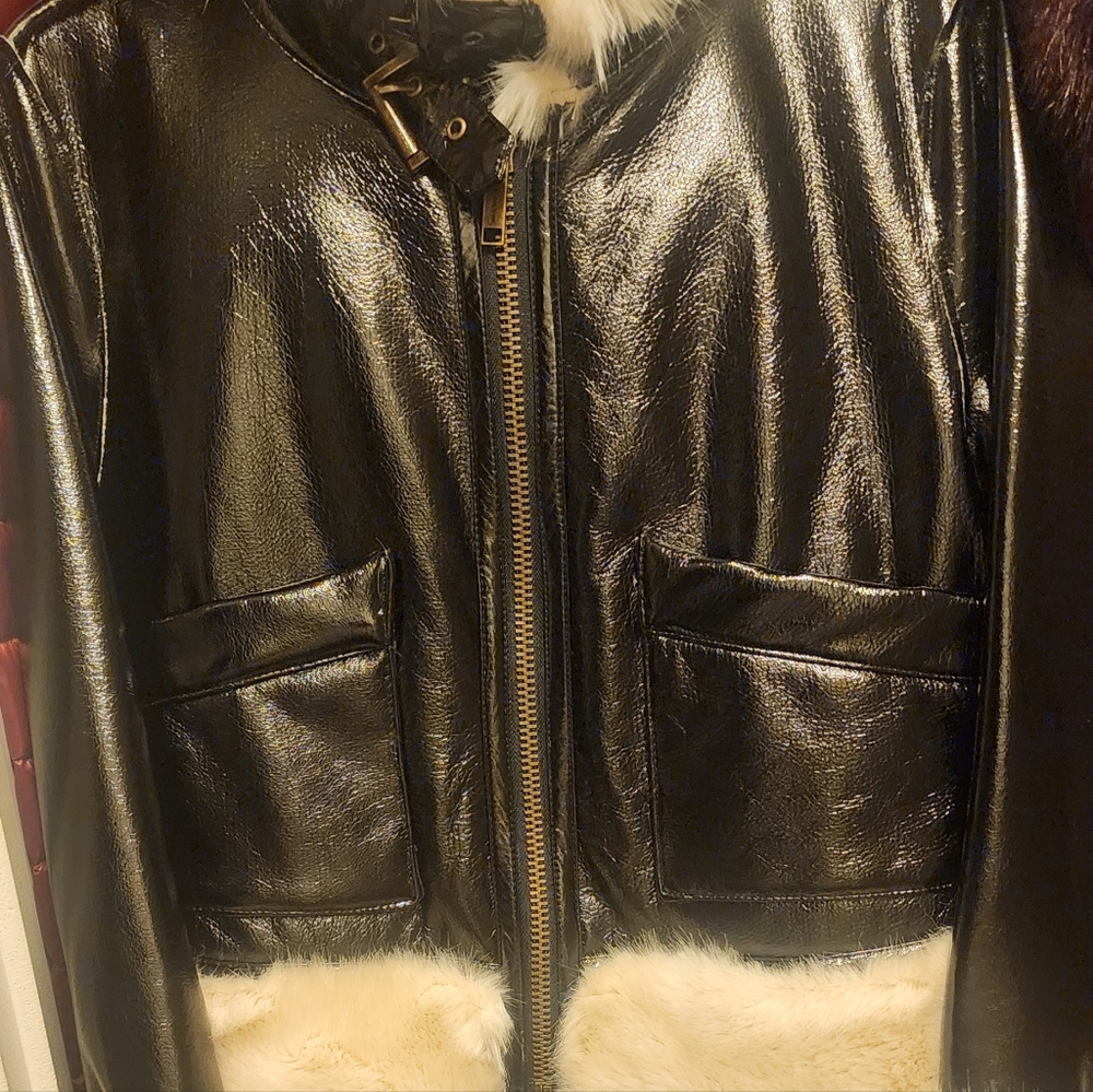 MICHAEL Michael Europe, Kors Glossy Black Jacket Leather with White FauxFur Trim